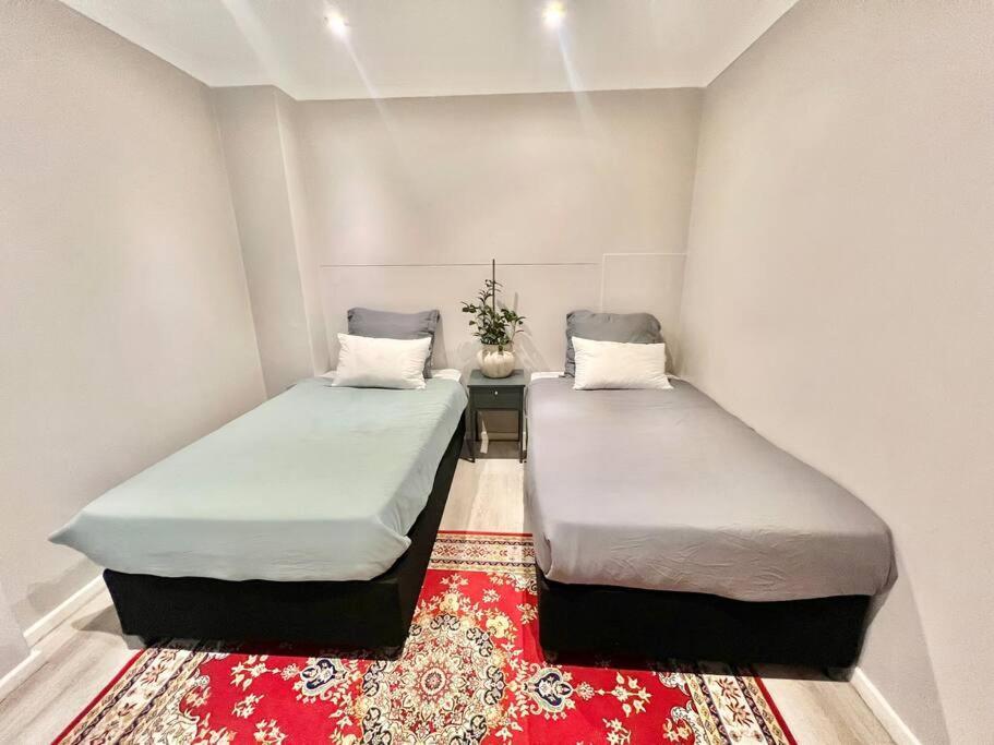 Homey With Table Mountain Views