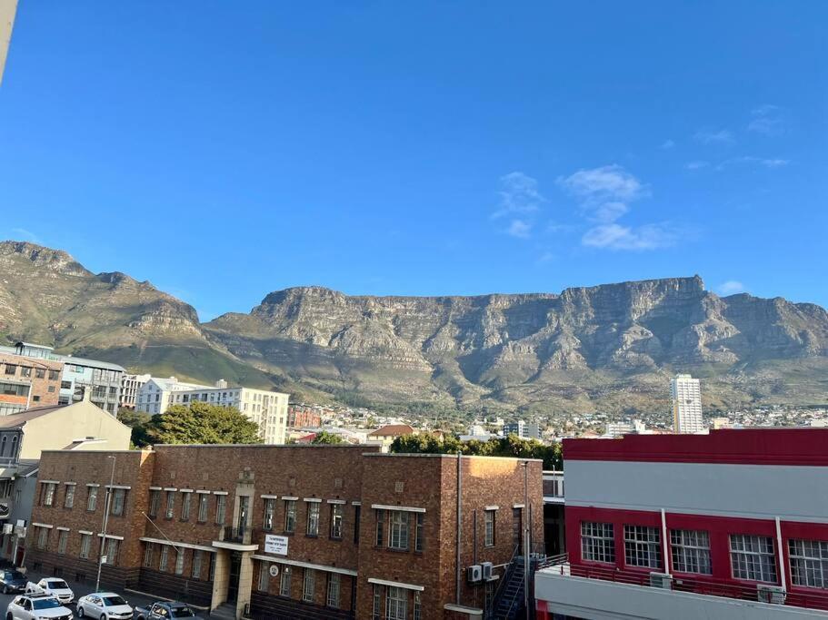 Homey With Table Mountain Views Kapstadt