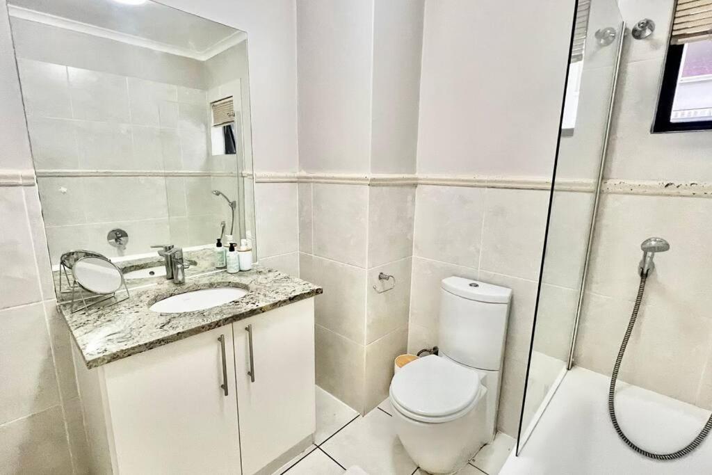 Homey With Table Mountain Views * Kapstadt